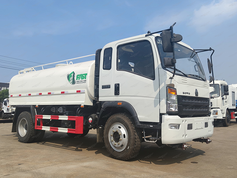 Howo 4x2 5 Meter Cubic Mater Truck