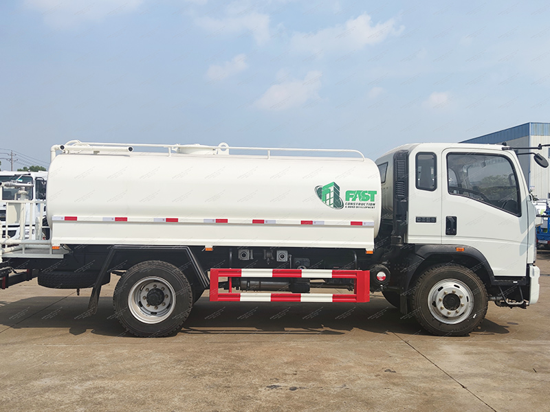 Howo 4x2 5 Meter Cubic Mater Truck