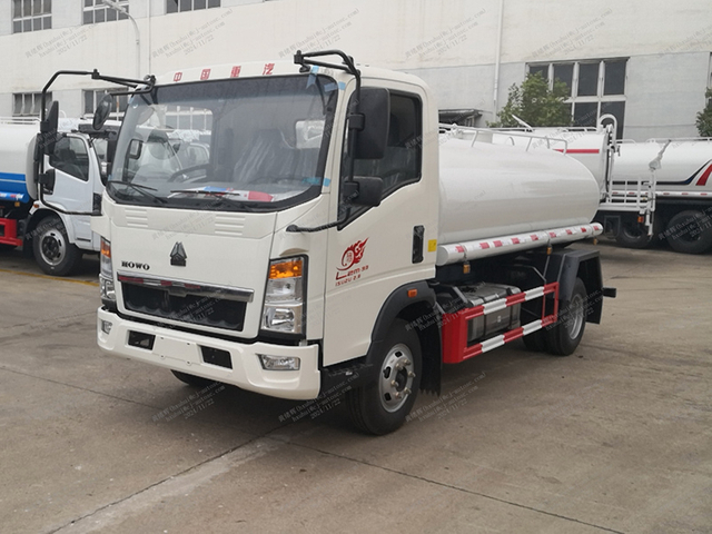 Howo 8 Meter Meter Tank Truck