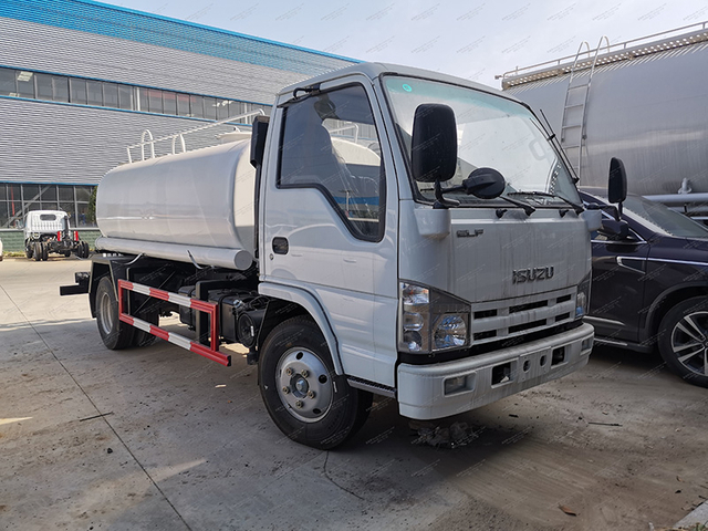 شاحنة الرشاش 100P Isuzu