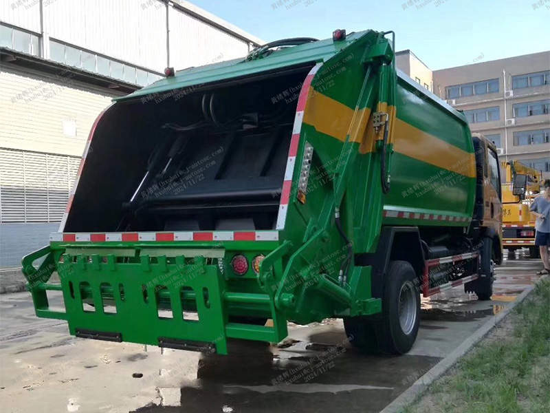 Howo 116hp 6m3 compactor