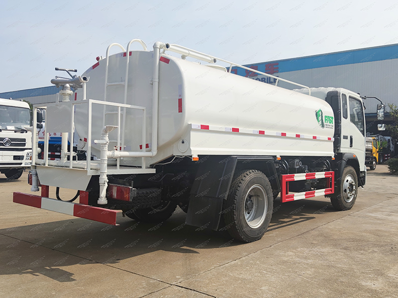 Howo 4x2 5 Meter Cubic Mater Truck