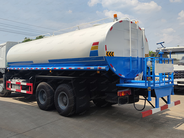 Howo 6x4 25 Meter Meter Tank Truck