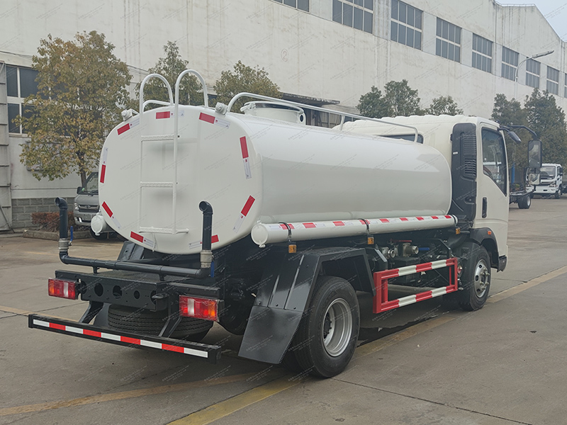 Howo 4x2 8 Meter Meter Tank Truck