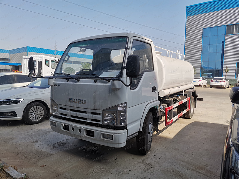 شاحنة الرشاش 100P Isuzu