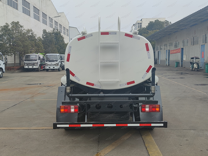 Howo 4x2 8 Meter Meter Tank Truck